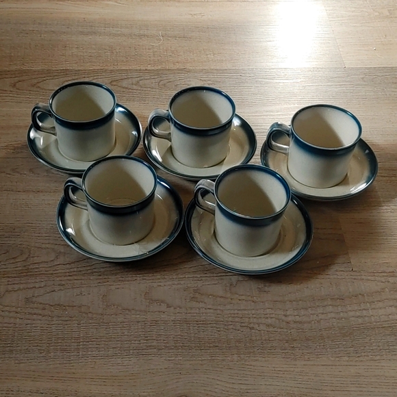 Set 5 Wedgewood Blue Pacific flat COFFEE CUP & SAUCERS Oven to Table Stoneware - Picture 1 of 3